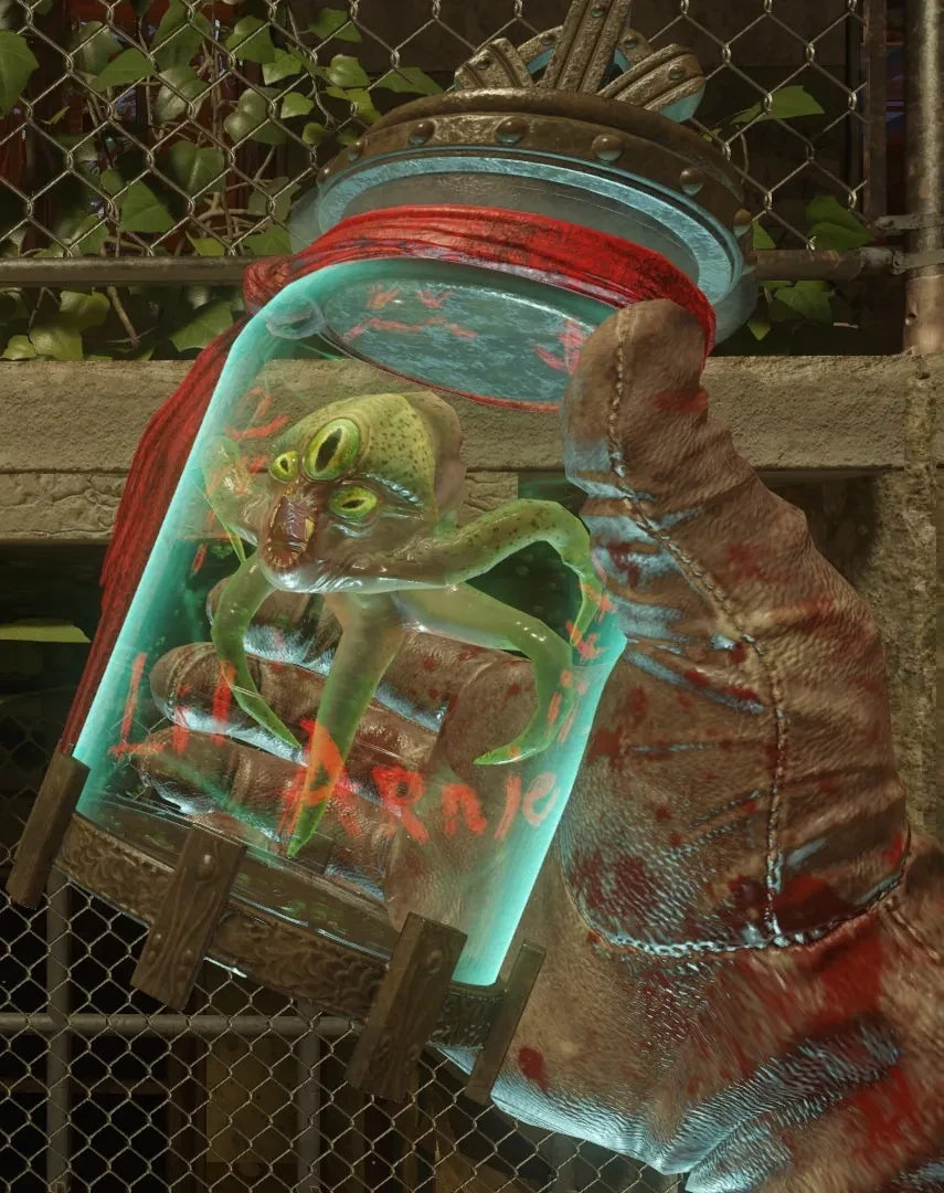 A Li'l Arnie jar held before the throw, Shadows of Evil, Call of Duty Black Ops III Zombies