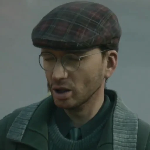 Drostan Hynd in his flat cap and glasses on the beach, intro cinematic, The Darkest Shore, Call of Duty WWII Zombies